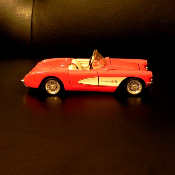 SunnySide 1957 Corvette Roadster Convertible 1:24 Die Cast model car - Picture 8 of 10